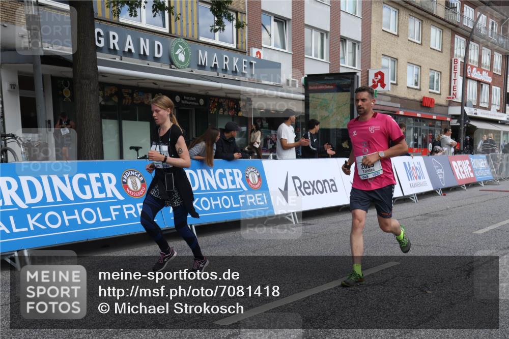 15.09.2024 - PSD Bank Halbmarathon Michael Strokosch http://msf.ph/oto/7081418 15.09.2024 12:26:43 Ziel 2009, 3128, 3374, 3490 meine-sportfotos.de