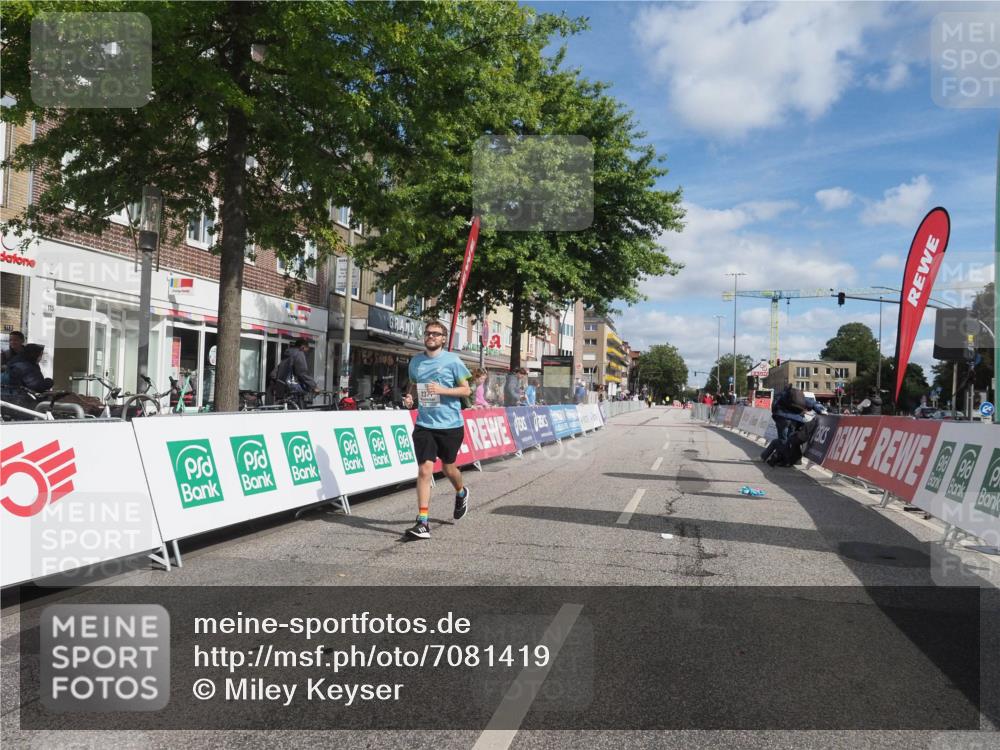15.09.2024 - PSD Bank Halbmarathon Miley Keyser http://msf.ph/oto/7081419 15.09.2024 12:57:52 Ziel 2371 meine-sportfotos.de