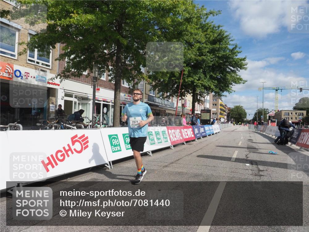 15.09.2024 - PSD Bank Halbmarathon Miley Keyser http://msf.ph/oto/7081440 15.09.2024 12:57:53 Ziel 2371 meine-sportfotos.de