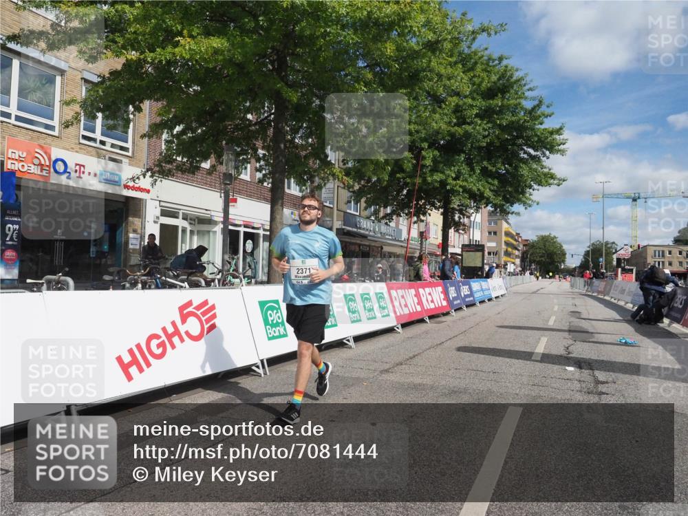 15.09.2024 - PSD Bank Halbmarathon Miley Keyser http://msf.ph/oto/7081444 15.09.2024 12:57:53 Ziel 2371 meine-sportfotos.de