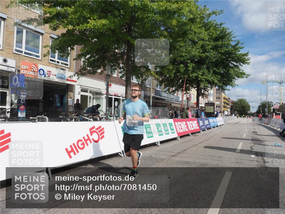 15.09.2024 - PSD Bank Halbmarathon Miley Keyser http://msf.ph/oto/7081450 15.09.2024 12:57:53 Ziel 2371 meine-sportfotos.de