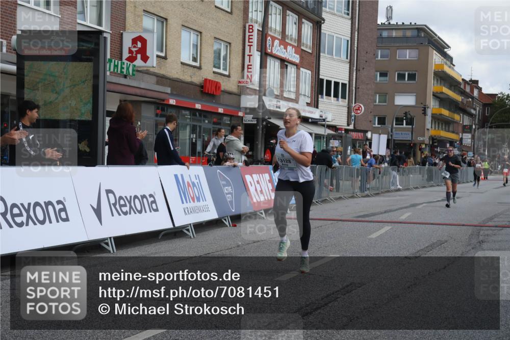 15.09.2024 - PSD Bank Halbmarathon Michael Strokosch http://msf.ph/oto/7081451 15.09.2024 12:26:46 Ziel 2009, 3128, 3374, 3490 meine-sportfotos.de