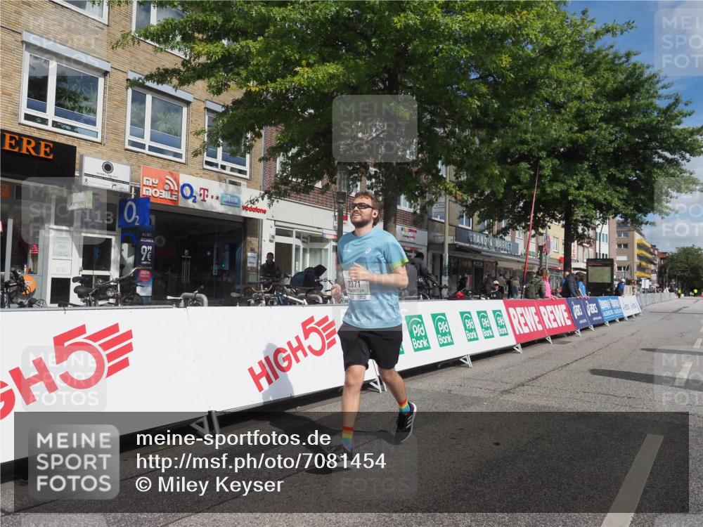 15.09.2024 - PSD Bank Halbmarathon Miley Keyser http://msf.ph/oto/7081454 15.09.2024 12:57:53 Ziel 2371 meine-sportfotos.de