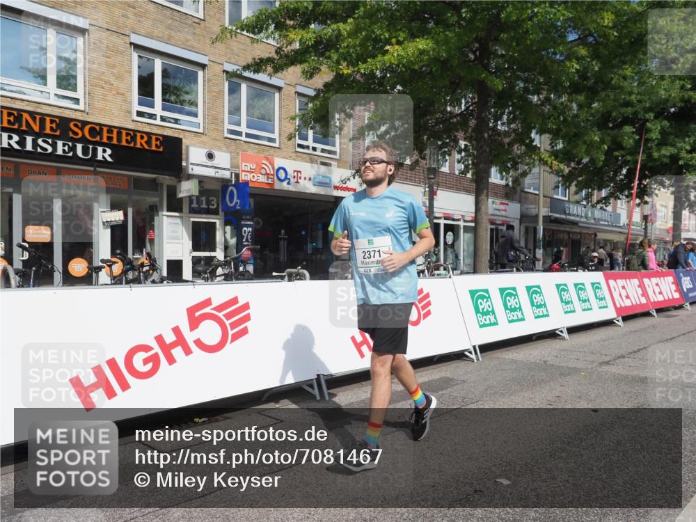 15.09.2024 - PSD Bank Halbmarathon Miley Keyser http://msf.ph/oto/7081467 15.09.2024 12:57:54 Ziel 2371 meine-sportfotos.de