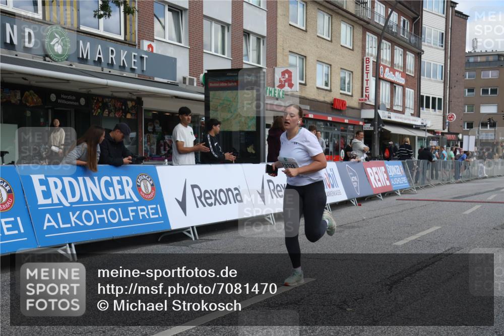 15.09.2024 - PSD Bank Halbmarathon Michael Strokosch http://msf.ph/oto/7081470 15.09.2024 12:26:47 Ziel 2009, 3128, 3374, 3490 meine-sportfotos.de