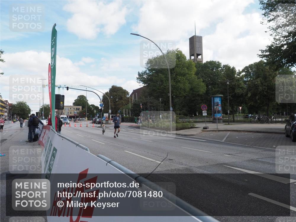 15.09.2024 - PSD Bank Halbmarathon Miley Keyser http://msf.ph/oto/7081480 15.09.2024 12:59:24 Ziel 3422 meine-sportfotos.de