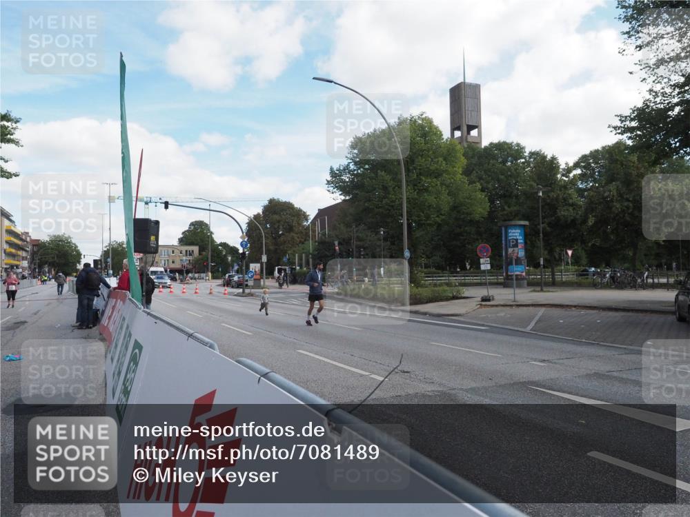 15.09.2024 - PSD Bank Halbmarathon Miley Keyser http://msf.ph/oto/7081489 15.09.2024 12:59:25 Ziel 3422 meine-sportfotos.de