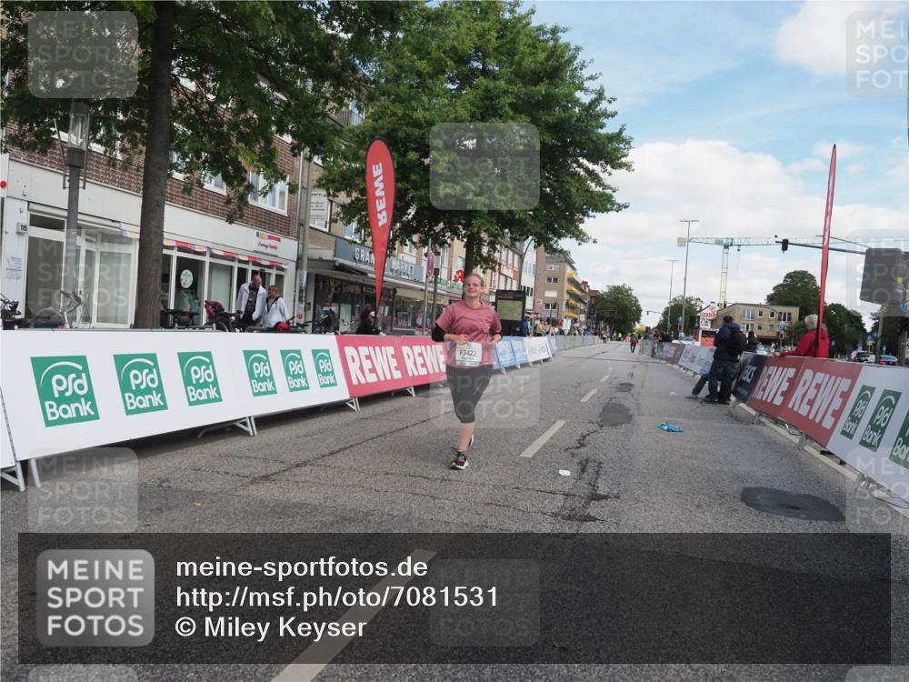 15.09.2024 - PSD Bank Halbmarathon Miley Keyser http://msf.ph/oto/7081531 15.09.2024 12:59:32 Ziel 3422 meine-sportfotos.de