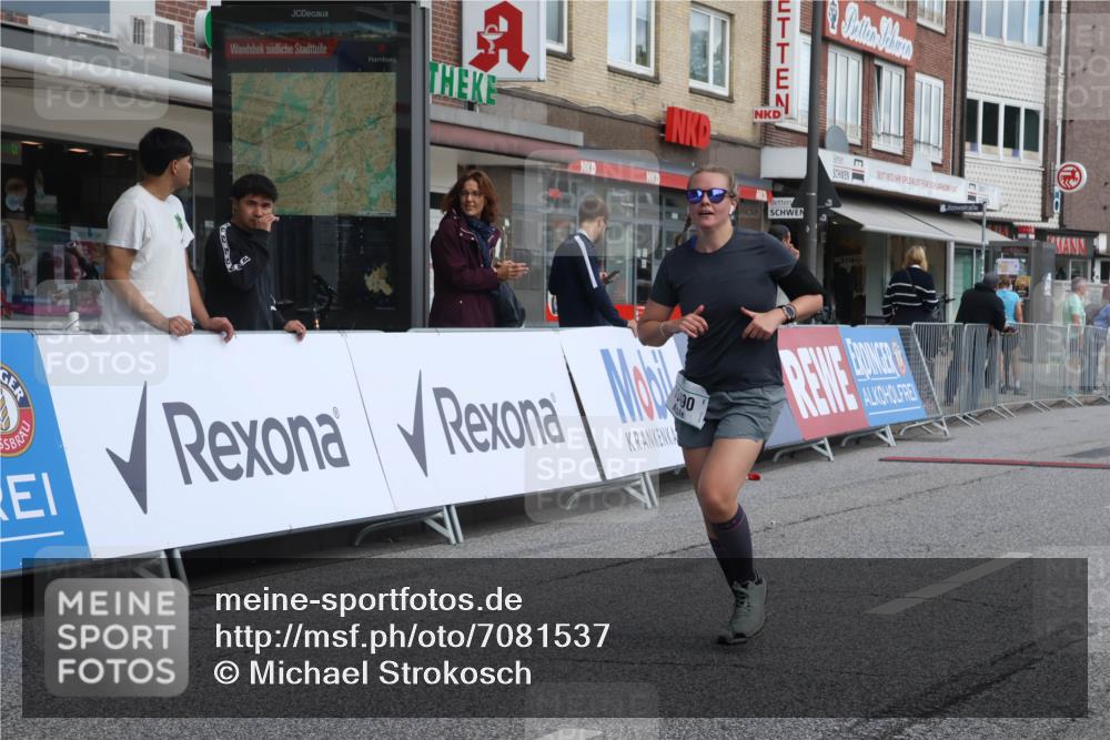 15.09.2024 - PSD Bank Halbmarathon Michael Strokosch http://msf.ph/oto/7081537 15.09.2024 12:26:53 Ziel 2009, 2113, 3128, 3249, 3490 meine-sportfotos.de