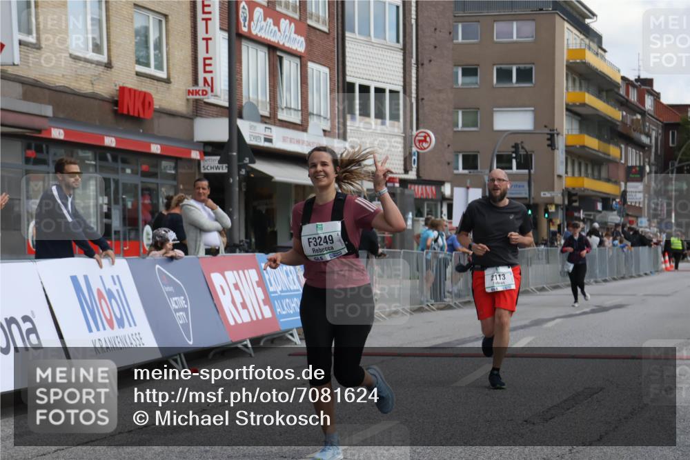 15.09.2024 - PSD Bank Halbmarathon Michael Strokosch http://msf.ph/oto/7081624 15.09.2024 12:26:59 Ziel 2113, 2812, 3249, 3490 meine-sportfotos.de