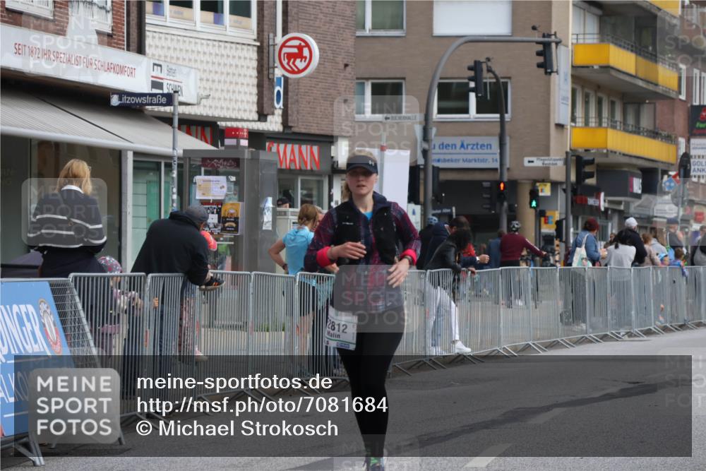 15.09.2024 - PSD Bank Halbmarathon Michael Strokosch http://msf.ph/oto/7081684 15.09.2024 12:27:05 Ziel 2113, 2812, 3249 meine-sportfotos.de