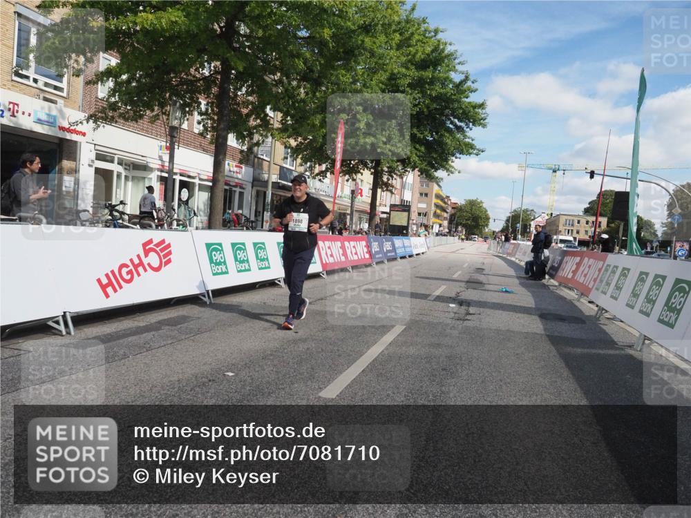 15.09.2024 - PSD Bank Halbmarathon Miley Keyser http://msf.ph/oto/7081710 15.09.2024 13:04:35 Ziel 1898 meine-sportfotos.de