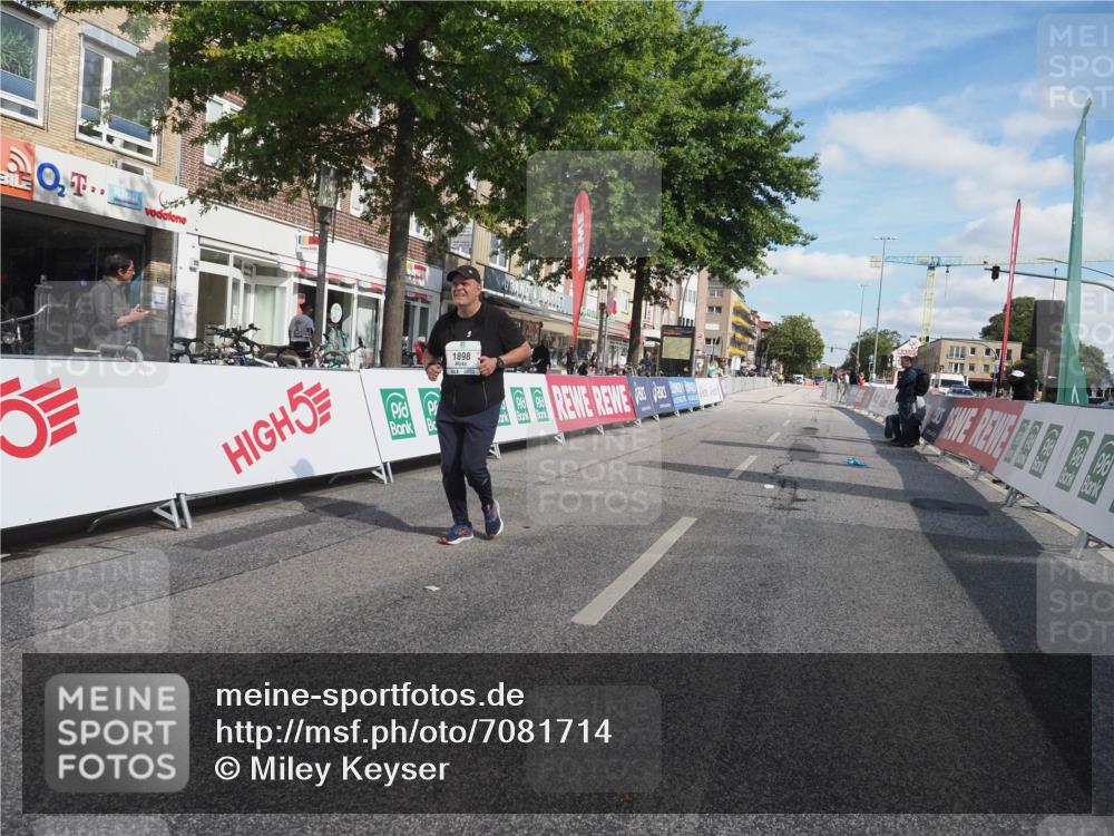 15.09.2024 - PSD Bank Halbmarathon Miley Keyser http://msf.ph/oto/7081714 15.09.2024 13:04:36 Ziel 1898 meine-sportfotos.de