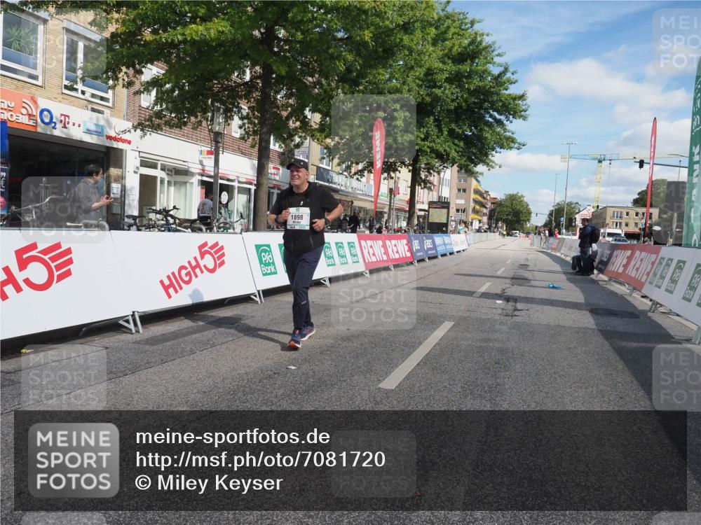 15.09.2024 - PSD Bank Halbmarathon Miley Keyser http://msf.ph/oto/7081720 15.09.2024 13:04:36 Ziel 1898 meine-sportfotos.de