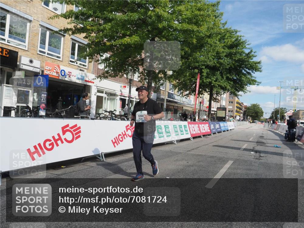 15.09.2024 - PSD Bank Halbmarathon Miley Keyser http://msf.ph/oto/7081724 15.09.2024 13:04:37 Ziel 1898 meine-sportfotos.de
