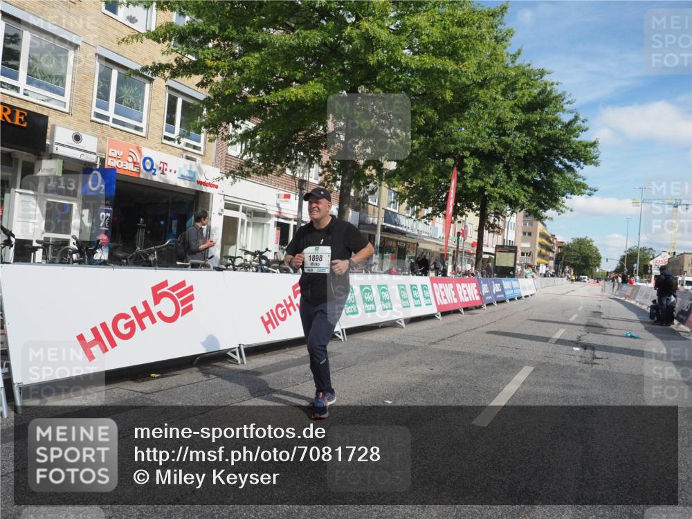 15.09.2024 - PSD Bank Halbmarathon Miley Keyser http://msf.ph/oto/7081728 15.09.2024 13:04:37 Ziel 1898 meine-sportfotos.de