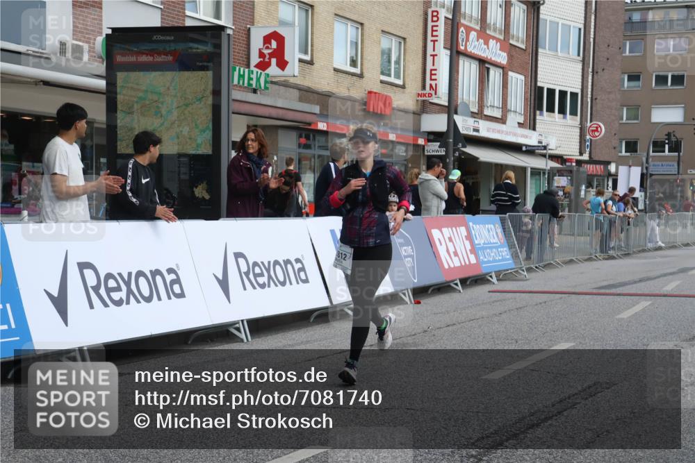 15.09.2024 - PSD Bank Halbmarathon Michael Strokosch http://msf.ph/oto/7081740 15.09.2024 12:27:08 Ziel 2113, 2812, 3249 meine-sportfotos.de