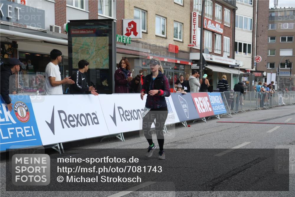 15.09.2024 - PSD Bank Halbmarathon Michael Strokosch http://msf.ph/oto/7081743 15.09.2024 12:27:08 Ziel 2113, 2812, 3249 meine-sportfotos.de