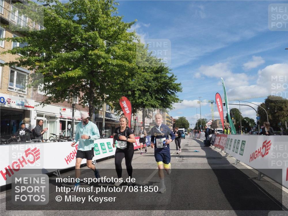 15.09.2024 - PSD Bank Halbmarathon Miley Keyser http://msf.ph/oto/7081850 15.09.2024 13:05:30 Ziel 2246, 3457 meine-sportfotos.de