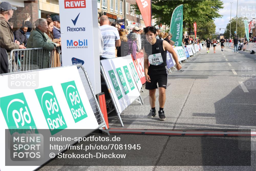 15.09.2024 - PSD Bank Halbmarathon Strokosch-Dieckow http://msf.ph/oto/7081945 15.09.2024 12:35:19 Ziel 2438, 2444, 3151, 3273, 3485 meine-sportfotos.de