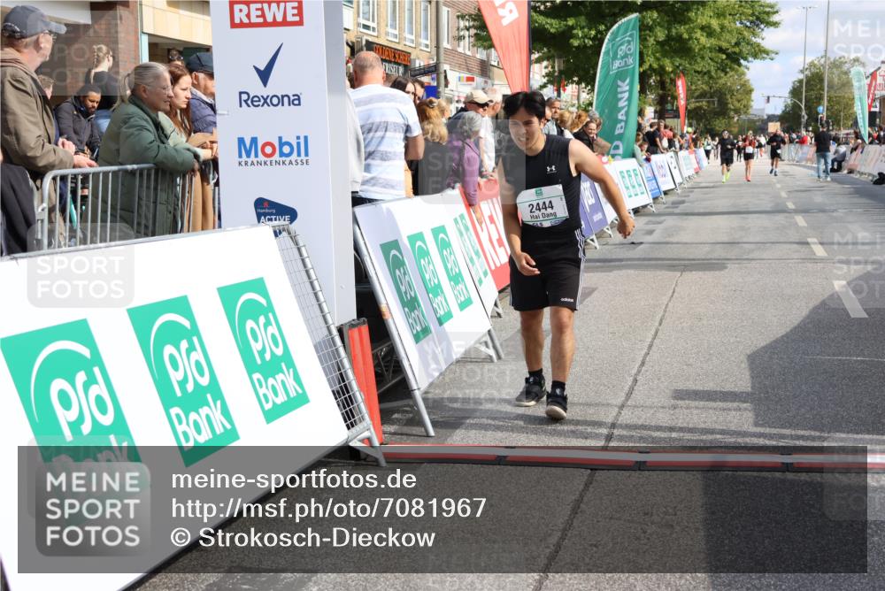 15.09.2024 - PSD Bank Halbmarathon Strokosch-Dieckow http://msf.ph/oto/7081967 15.09.2024 12:35:19 Ziel 2438, 2444, 3151, 3273, 3485 meine-sportfotos.de