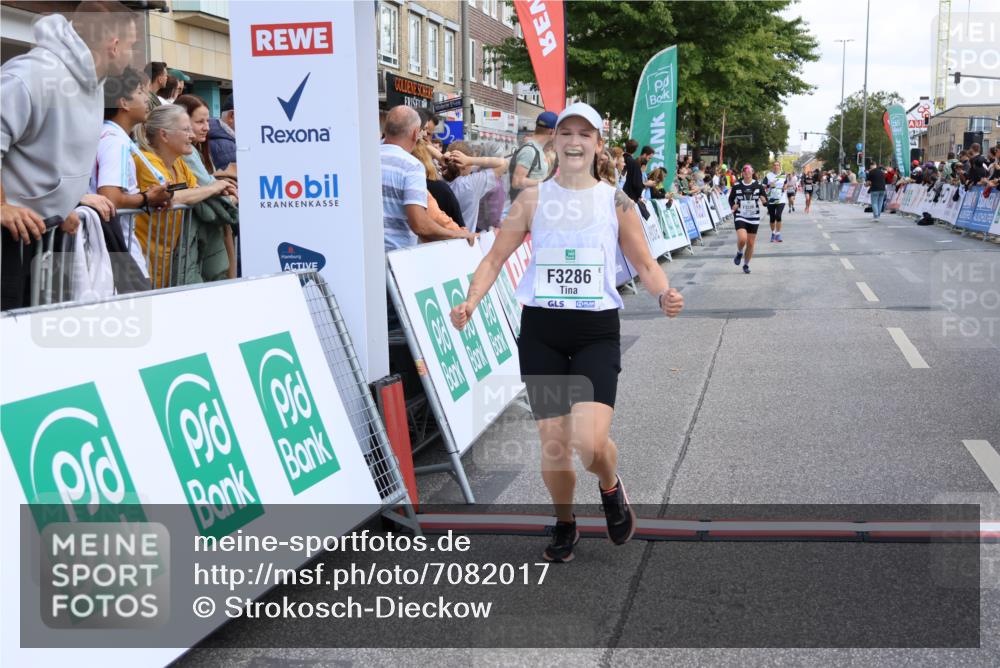 15.09.2024 - PSD Bank Halbmarathon Strokosch-Dieckow http://msf.ph/oto/7082017 15.09.2024 12:26:10 Ziel 1153, 3239, 3286 meine-sportfotos.de