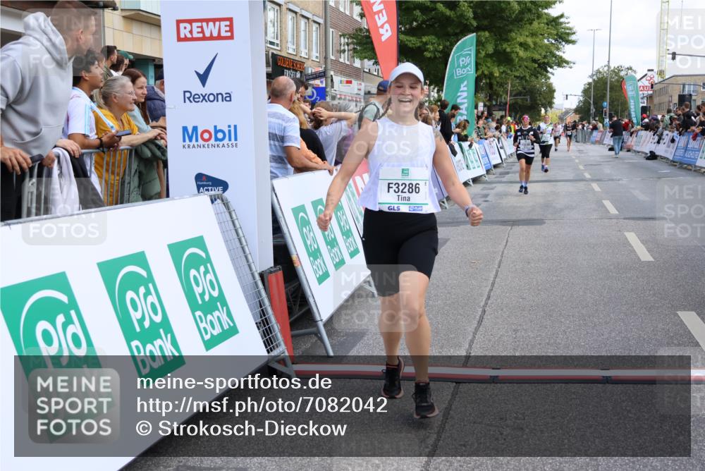 15.09.2024 - PSD Bank Halbmarathon Strokosch-Dieckow http://msf.ph/oto/7082042 15.09.2024 12:26:10 Ziel 1153, 3239, 3286 meine-sportfotos.de