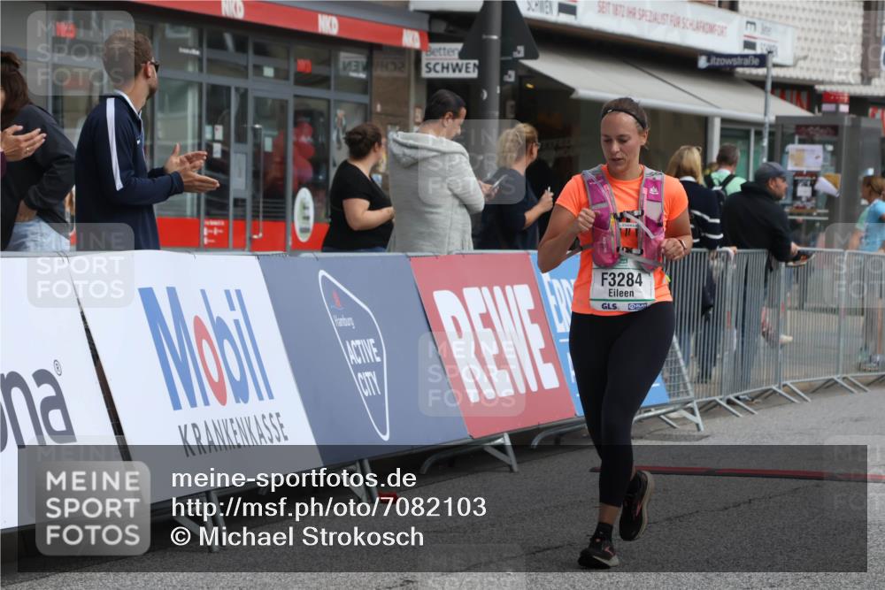15.09.2024 - PSD Bank Halbmarathon Michael Strokosch http://msf.ph/oto/7082103 15.09.2024 12:27:47 Ziel 1858, 2360, 2420, 3284, 3424 meine-sportfotos.de