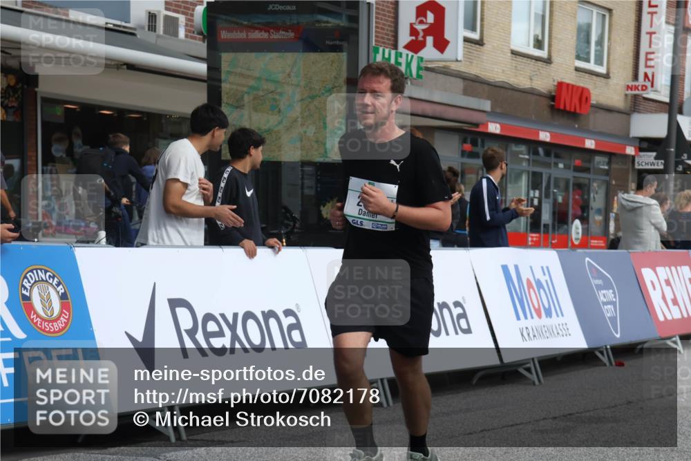 15.09.2024 - PSD Bank Halbmarathon Michael Strokosch http://msf.ph/oto/7082178 15.09.2024 12:27:53 Ziel 1858, 2322, 2420, 3073, 3284 meine-sportfotos.de