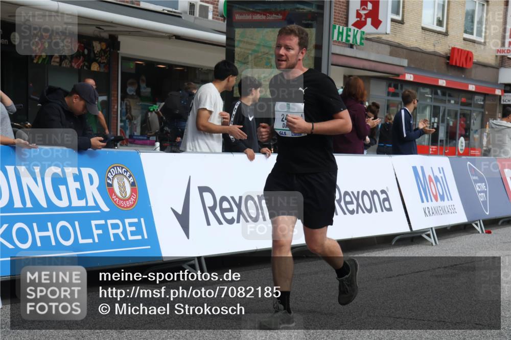 15.09.2024 - PSD Bank Halbmarathon Michael Strokosch http://msf.ph/oto/7082185 15.09.2024 12:27:53 Ziel 1858, 2322, 2420, 3073, 3284 meine-sportfotos.de