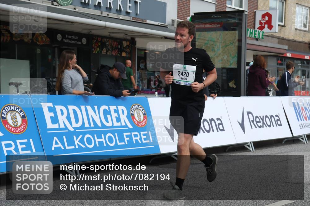 15.09.2024 - PSD Bank Halbmarathon Michael Strokosch http://msf.ph/oto/7082194 15.09.2024 12:27:53 Ziel 1858, 2322, 2420, 3073, 3284 meine-sportfotos.de