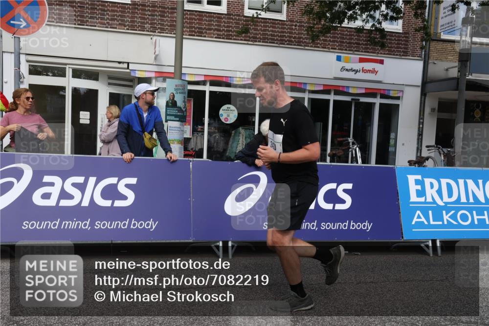 15.09.2024 - PSD Bank Halbmarathon Michael Strokosch http://msf.ph/oto/7082219 15.09.2024 12:27:55 Ziel 1858, 2322, 2420, 3073, 3284 meine-sportfotos.de