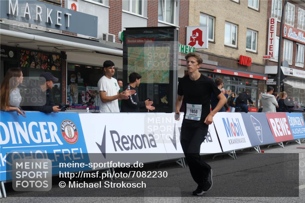 15.09.2024 - PSD Bank Halbmarathon Michael Strokosch http://msf.ph/oto/7082230 15.09.2024 12:27:56 Ziel 1858, 2322, 2420, 3073, 3284 meine-sportfotos.de