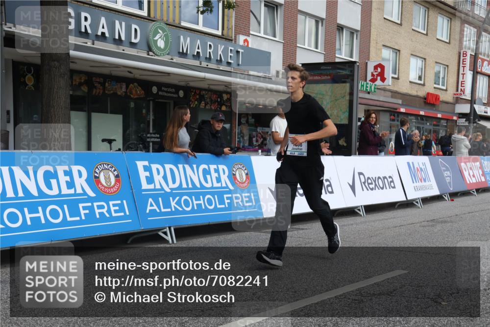 15.09.2024 - PSD Bank Halbmarathon Michael Strokosch http://msf.ph/oto/7082241 15.09.2024 12:27:57 Ziel 1858, 2322, 2420, 3073, 3284 meine-sportfotos.de
