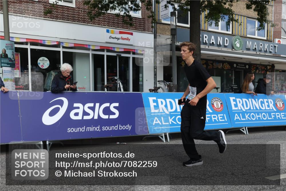 15.09.2024 - PSD Bank Halbmarathon Michael Strokosch http://msf.ph/oto/7082259 15.09.2024 12:27:58 Ziel 1858, 2322, 2420, 3073, 3284 meine-sportfotos.de