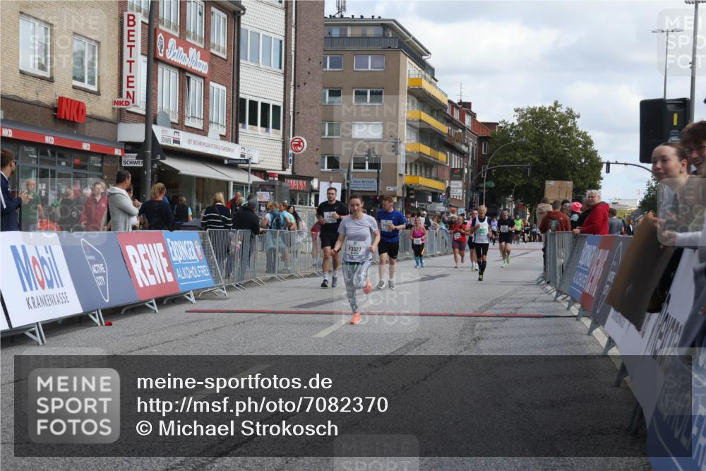 15.09.2024 - PSD Bank Halbmarathon Michael Strokosch http://msf.ph/oto/7082370 15.09.2024 12:28:06 Ziel 1858, 2322, 2439, 2441, 3073, 3327 meine-sportfotos.de