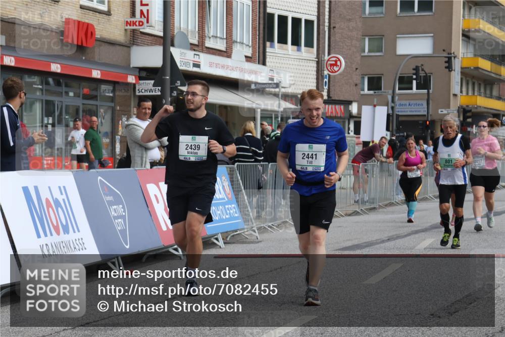 15.09.2024 - PSD Bank Halbmarathon Michael Strokosch http://msf.ph/oto/7082455 15.09.2024 12:28:11 Ziel 2322, 2392, 2439, 2441, 3017, 3121, 3274, 3327 meine-sportfotos.de
