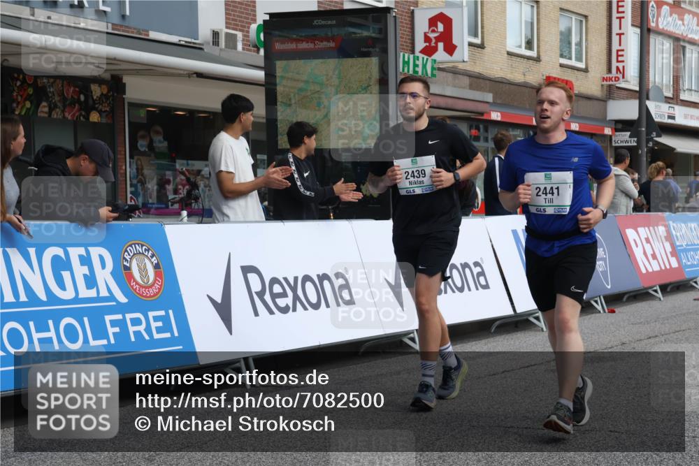 15.09.2024 - PSD Bank Halbmarathon Michael Strokosch http://msf.ph/oto/7082500 15.09.2024 12:28:14 Ziel 2392, 2439, 2441, 3017, 3121, 3225, 3274, 3327 meine-sportfotos.de