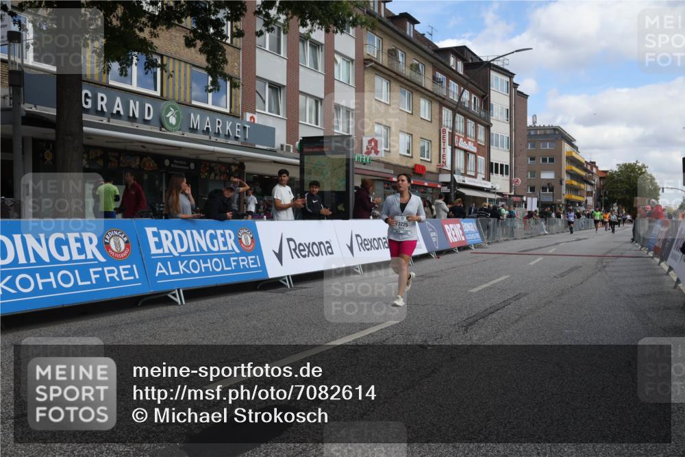 15.09.2024 - PSD Bank Halbmarathon Michael Strokosch http://msf.ph/oto/7082614 15.09.2024 12:28:24 Ziel 2392, 3017, 3121, 3225, 3274 meine-sportfotos.de