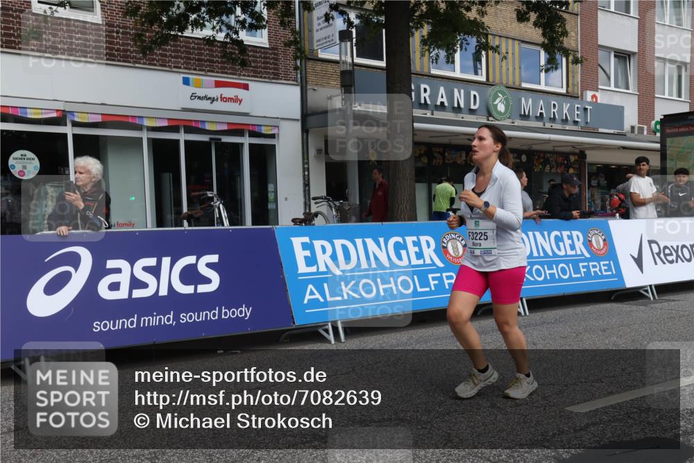 15.09.2024 - PSD Bank Halbmarathon Michael Strokosch http://msf.ph/oto/7082639 15.09.2024 12:28:25 Ziel 2392, 3017, 3121, 3225, 3274 meine-sportfotos.de