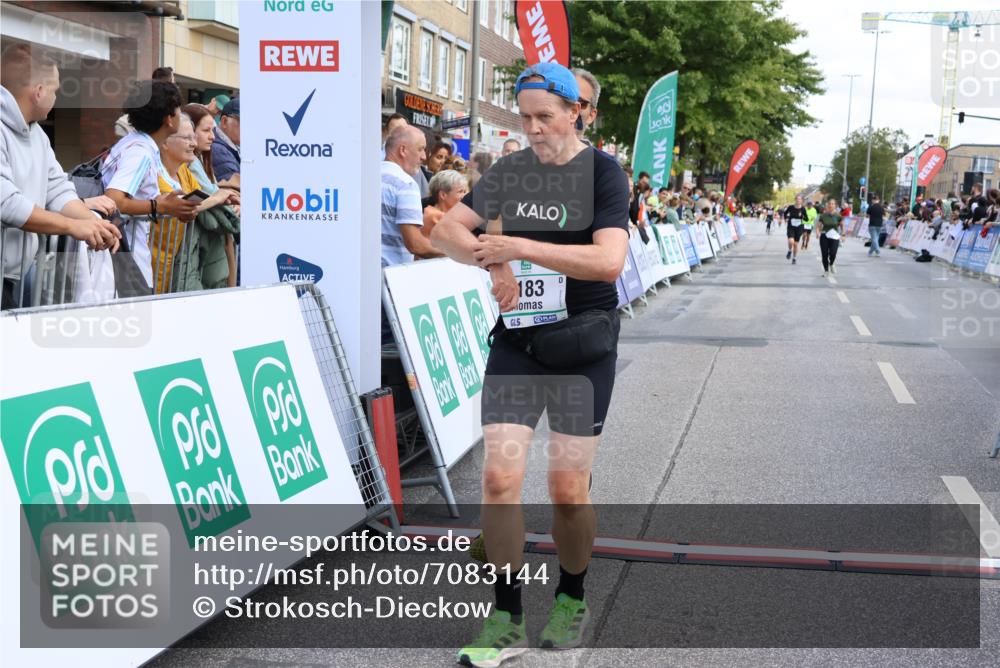 15.09.2024 - PSD Bank Halbmarathon Strokosch-Dieckow http://msf.ph/oto/7083144 15.09.2024 12:26:37 Ziel 2183, 2186, 3086, 3156, 3157, 3342, 3413, 3489 meine-sportfotos.de