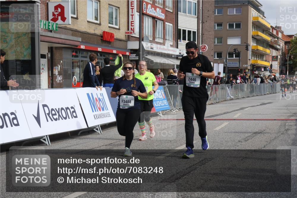 15.09.2024 - PSD Bank Halbmarathon Michael Strokosch http://msf.ph/oto/7083248 15.09.2024 12:29:17 Ziel 2446, 3129, 3473, 3488 meine-sportfotos.de