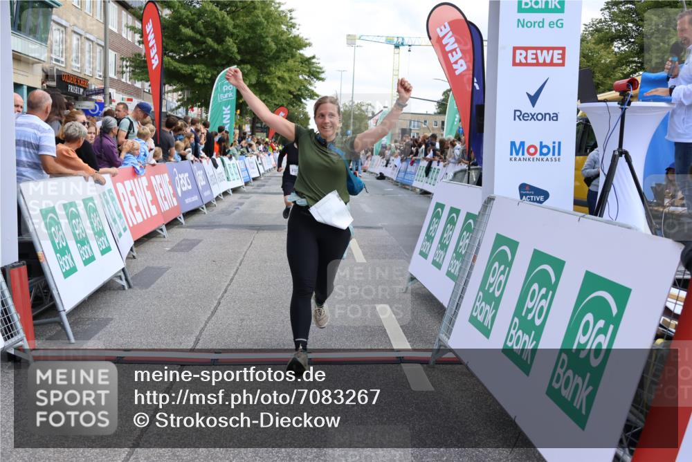 15.09.2024 - PSD Bank Halbmarathon Strokosch-Dieckow http://msf.ph/oto/7083267 15.09.2024 12:26:45 Ziel 2183, 2186, 3086, 3237, 3489 meine-sportfotos.de