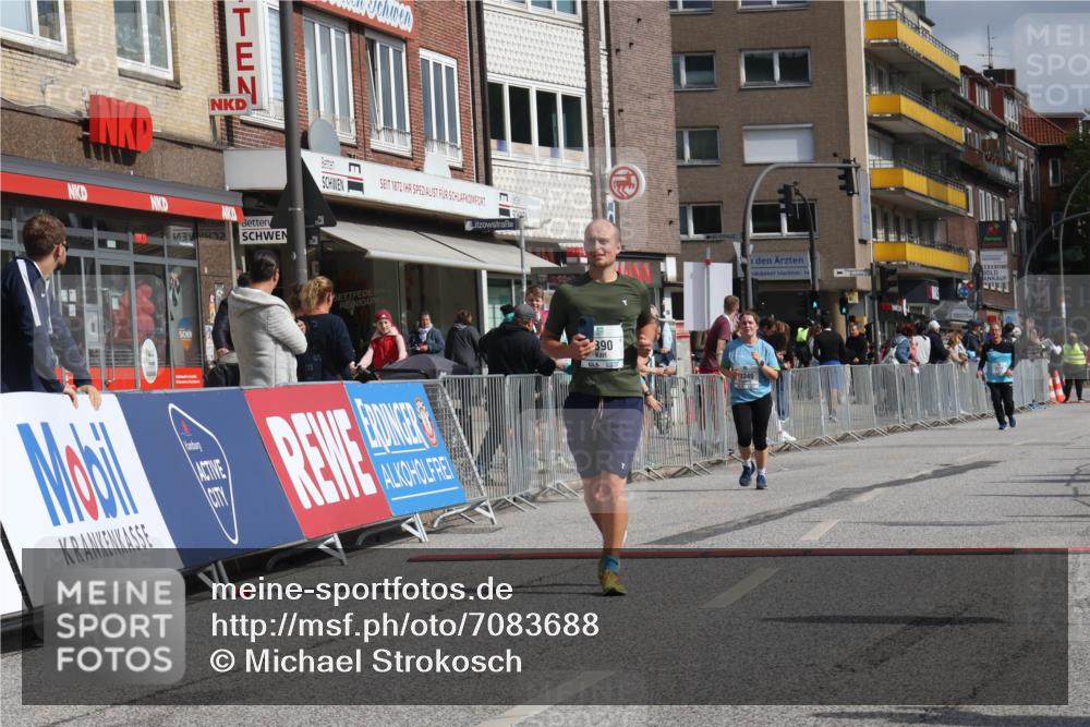 15.09.2024 - PSD Bank Halbmarathon Michael Strokosch http://msf.ph/oto/7083688 15.09.2024 12:29:54 Ziel 1390, 2291, 2454, 2889, 3270, 3349, 3362 meine-sportfotos.de