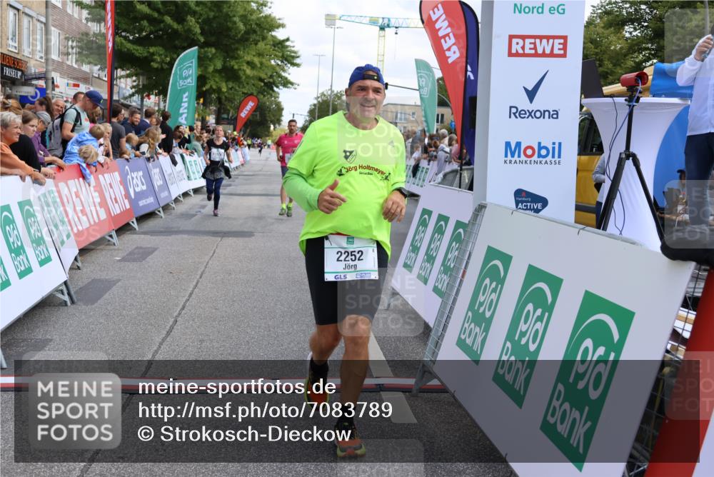 15.09.2024 - PSD Bank Halbmarathon Strokosch-Dieckow http://msf.ph/oto/7083789 15.09.2024 12:26:57 Ziel 2009, 2252, 3128, 3237, 3374, 3489 meine-sportfotos.de