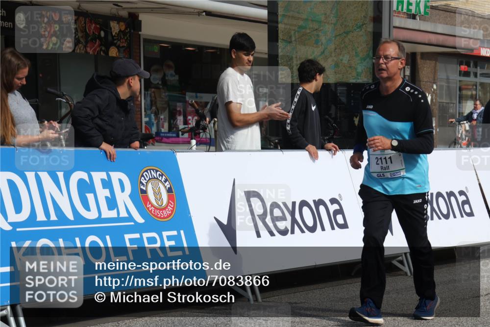 15.09.2024 - PSD Bank Halbmarathon Michael Strokosch http://msf.ph/oto/7083866 15.09.2024 12:30:13 Ziel 2111, 2251, 2299, 2889, 3206, 3276, 3349 meine-sportfotos.de