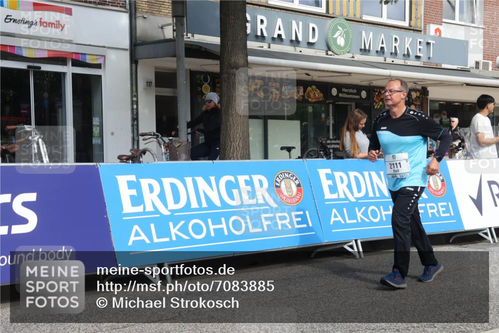 15.09.2024 - PSD Bank Halbmarathon Michael Strokosch http://msf.ph/oto/7083885 15.09.2024 12:30:14 Ziel 2111, 2251, 2299, 3206, 3261, 3276 meine-sportfotos.de