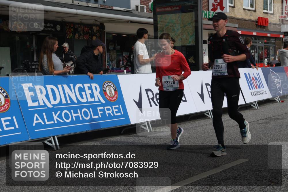 15.09.2024 - PSD Bank Halbmarathon Michael Strokosch http://msf.ph/oto/7083929 15.09.2024 12:30:17 Ziel 2111, 2251, 2299, 2447, 3206, 3261, 3276 meine-sportfotos.de