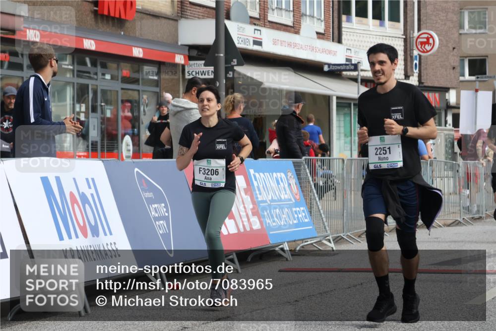 15.09.2024 - PSD Bank Halbmarathon Michael Strokosch http://msf.ph/oto/7083965 15.09.2024 12:30:21 Ziel 2111, 2251, 2299, 2447, 3206, 3261, 3276, 3346 meine-sportfotos.de
