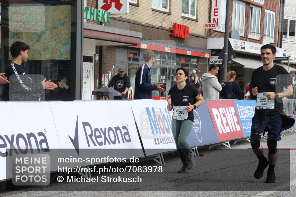 15.09.2024 - PSD Bank Halbmarathon Michael Strokosch http://msf.ph/oto/7083978 15.09.2024 12:30:22 Ziel 2111, 2251, 2299, 2447, 3206, 3261, 3276, 3346 meine-sportfotos.de